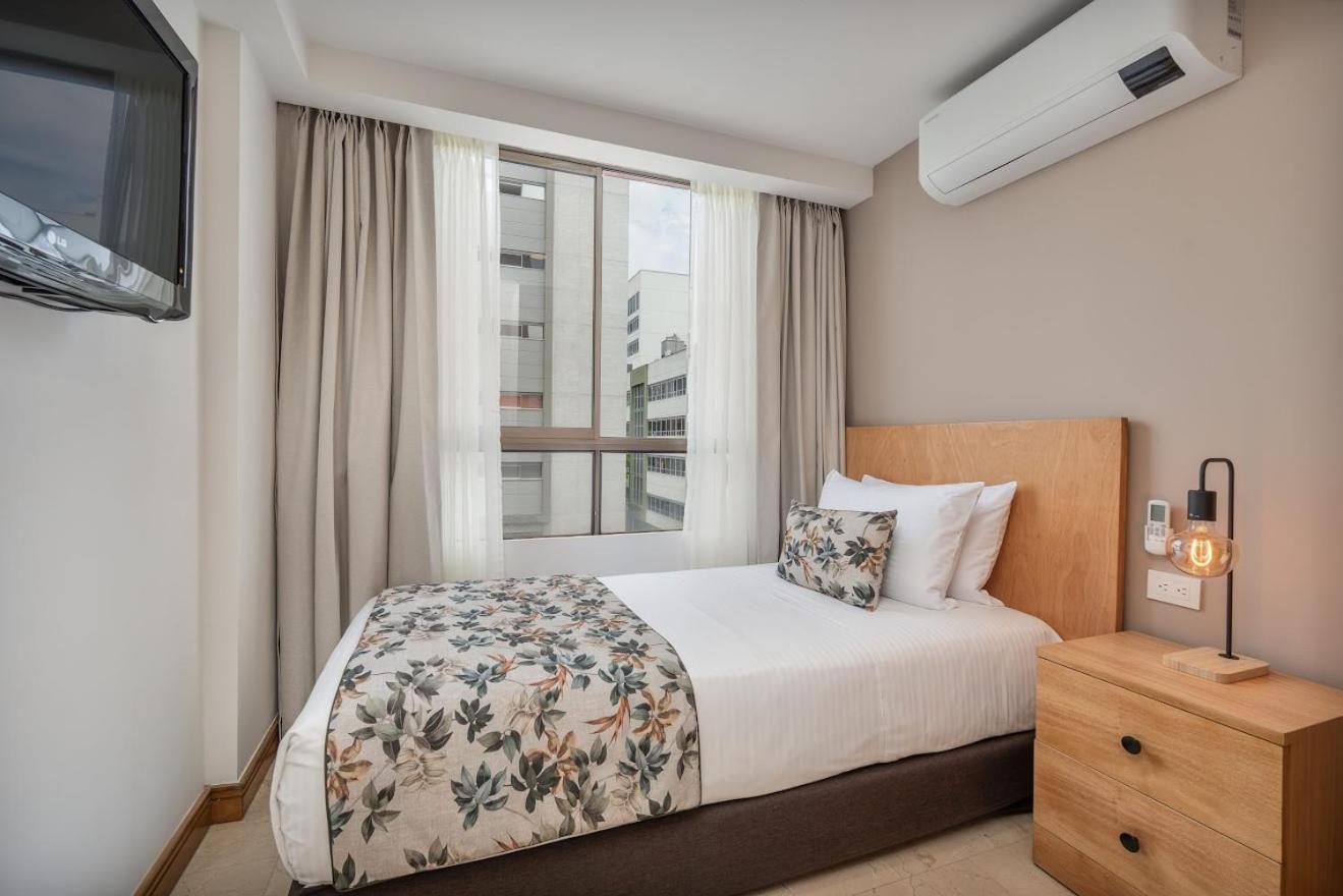 מדיין Alcazar De Oviedo By Ee Hoteles מראה חיצוני תמונה
